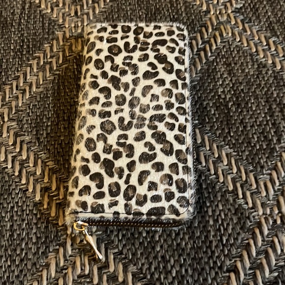 leopard print wallet with card slots and coin pouch - Picture 2 of 8